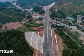 Cao tốc Hạ Long-Vân Đồn. (Ảnh: Trung Nguyên/TTXVN)