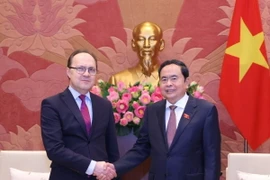 Chủ tịch Quốc hội Trần Thanh Mẫn tiếp Đại sứ Liên bang Nga tại Việt Nam Gennady Bezdetko. (Ảnh: Văn Điệp/ TTXVN)
