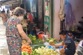 Giá các mặt hàng rau củ quả ở Hà Nội đã dần ổn định sau những ngày mưa bão. (Ảnh: Phương Anh/TTXVN)