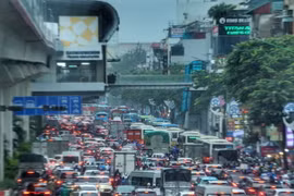 Tình trạng ùn tắc giao thông trên đường Nguyễn Trãi. (Ảnh: Tuấn Đức/TTXVN)