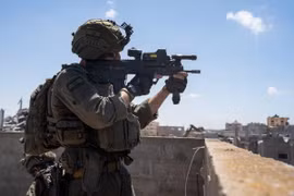 Binh sỹ Israel được triển khai trong chiến dịch quân sự tại Rafah, Dải Gaza, ngày 18/5/2024. (Ảnh: THX/TTXVN)