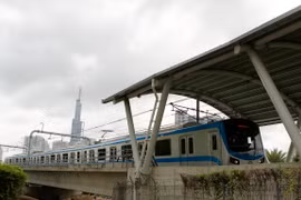 Đoàn tàu đầu tiên của tuyến Metro số 1 (Bến Thành-Suối Tiên) chạy thử nghiệm. (Ảnh: Thanh Vũ/TTXVN)