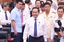 Chủ tịch Quốc hội Trần Thanh Mẫn đến dự khai mạc Kỳ họp thứ 18, Hội đồng nhân dân thành phố Hải Phòng khóa XVI, nhiệm kỳ 2021-2026. (Ảnh: Văn Điệp/TTXVN)