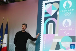 Tập đoàn La Poste công bố mẫu tem thư chính thức của Olympic Paris 2024. (Nguồn: Xinhua)