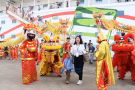 Hơn 1.100 khách du lịch Trung Quốc đã đến thành phố Hạ Long. (Nguồn: Báo Quảng Ninh)