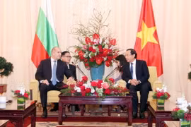 Bí thư Thành ủy Thành phố Hồ Chí Minh Nguyễn Văn Nên hội kiến Tổng thống Bulgaria Rumen Radev. (Ảnh: Xuân Khu/TTXVN)