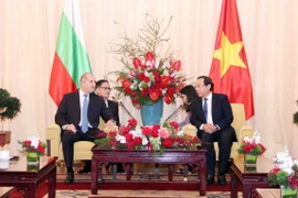 Bí thư Thành ủy Thành phố Hồ Chí Minh Nguyễn Văn Nên hội kiến Tổng thống Bulgaria Rumen Radev. (Ảnh: Xuân Khu/TTXVN)