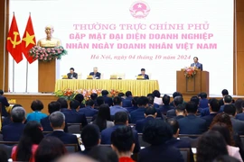 Thủ tướng Phạm Minh Chính phát biểu tại buổi gặp mặt đại diện doanh nghiệp nhân Ngày Doanh nhân Việt Nam (13/10). (Ảnh: Dương Giang/TTXVN)