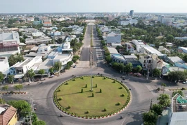 Tuyến đường Võ Văn Kiệt (thành phố Bạc Liêu). (Ảnh: Chanh Đa/TTXVN)