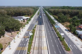 Đường Mỹ Phước-Tân Vạn dài 62km với 10 làn xe kết nối các khu công nghiệp tại Bình Dương. (Ảnh: TTXVN phát)