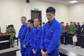 Nhóm bị cáo lợi dụng việc hiến tặng gan thận rồi môi giới việc mua bán bộ phận cơ thể người để hưởng lợi tại tòa. 