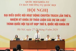 Chủ tịch Quốc hội Trần Thanh Mẫn và các Phó Chủ tịch Quốc hội chủ trì hội nghị. (Ảnh: Thống Nhất/TTXVN)