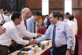 Chủ tịch Quốc hội Trần Thanh Mẫn với các đại biểu. (Ảnh: An Đăng/TTXVN)