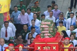 TP Hồ Chí Minh dâng cúng bánh tét lên Quốc tổ Hùng Vương dịp Tết 