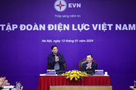 Thủ tướng Phạm Minh Chính làm việc với Tập đoàn Điện lực Việt Nam (EVN). (Ảnh: Dương Giang/TTXVN)