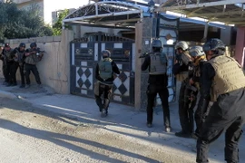 Binh sỹ Iraq làm nhiệm vụ tại khu vực Ramadi ngày 13/1. (Nguồn: AFP/TTXVN)