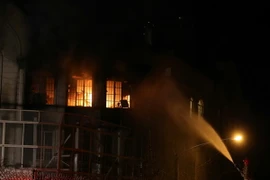 Đại sứ quán Saudi Arabia ở Tehran, Iran bị phóng hỏa trong cuộc biểu tình ngày 2/1/2016. (Nguồn: AFP/TTXVN)