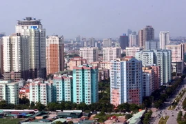 Khu đô thị Trung Hòa-Nhân Chính nằm theo trục đường Lê Văn Lương, 1 tuyến đường kết nối quan trọng trung tâm Hà Nội với các quận Thanh Xuân, Hà Đông. (Ảnh: Huy Hùng/TTXVN)