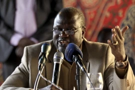 Thủ lĩnh lực lượng nổi dậy Nam Sudan Riek Machar trong cuộc họp báo ở Khartoum ngày 18/9/2015. (Nguồn: AFP/TTXVN)