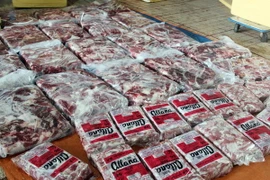 Tang vật thịt trâu bị tạm giữ. (Ảnh: Mạnh Linh/TTXVN)