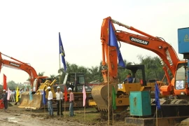 Ngày khởi công tuyến đường sắt Nhổn-Ga Hà Nội. (Ảnh: Anh Tôn/TTXVN)