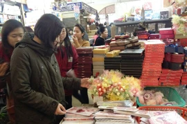 Thị trường chocolate sôi động dịp Lễ tình nhân. (Ảnh: Quỳnh Trang/Vietnam+)