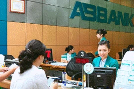 Giao dịch tại ABBank. (Nguồn: ABBank).