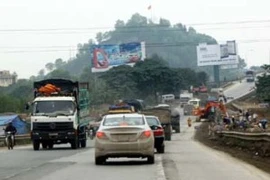 Quốc lộ 1A. (Ảnh: Huy Hùng/TTXVN).