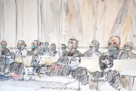 Tranh phác họa 14 đối tượng bị cáo buộc hỗ trợ các tay súng thánh chiến tấn công tòa soạn báo châm biếm Charlie Hebdo trong phiên xét xử tại Paris (Pháp), ngày 2/9/2020. (Ảnh: AFP/TTXVN)