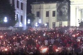 Đoàn tuần hành đi qua nhiều con phố. (Ảnh: EPA)