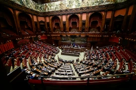 Toàn cảnh một phiên họp của Hạ viện Italy ở Rome. (Ảnh: AFP/TTXVN)