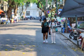 Nắng nóng diễn ra tại nhiều khu vực trên cả nước. (Ảnh: Tuấn Đức/TTXVN)