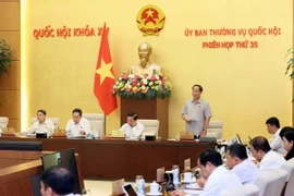 Phó Chủ tịch Quốc hội Trần Quang Phương điều hành phiên họp. (Ảnh: An Đăng/TTXVN)