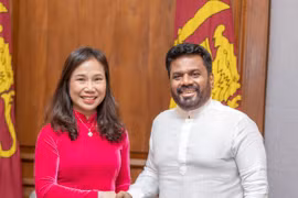 Tổng thống Sri Lanka Anura Kumara Dissanayake và Đại sứ Trịnh Thị Tâm. (Ảnh: TTXVN phát)