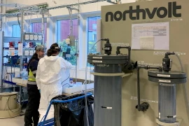 Công nhân làm việc tại cơ sở Northvolt ở Vasteras, Thụy Điển. (Nguồn: Reuters)