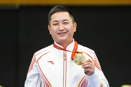 VĐV Yang Chao của Trung Quốc giành huy chương Vàng nội dung P3 - 25m súng ngắn hỗn hợp SH1 tại Paralympic 2024 ở Paris, Pháp ngày 2/9/2024. (Ảnh: THX/TTXVN)