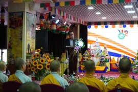 Đại sứ Việt Nam tại LB Nga Đặng Minh Khôi nhấn mạnh ý nghĩa việc duy trì văn hoá, truyền thống của dân tộc trong cộng đồng Việt Nam ở LB Nga. (Ảnh: Tâm Hằng/TTXVN)