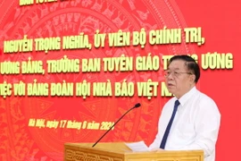 Ông Nguyễn Trọng Nghĩa, Ủy viên Bộ Chính tri, Bí thư Trung ương Đảng, Trưởng Ban Tuyên giáo Trung ương phát biểu chỉ đạo buổi làm việc. (Ảnh: Phương Hoa/TTXVN)