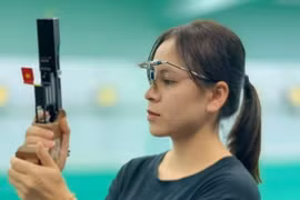 Xạ thủ Việt Nam Trịnh Thu Vinh. (Ảnh: FBNV)