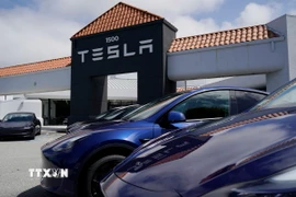 Một cửa hàng của Tesla tại San Mateo, California, Mỹ. (Ảnh: THX/TTXVN)