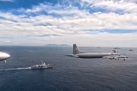 Máy bay chống ngầm của Nga trong cuộc tập trận hải quân-không quân chung Ocean-2024 với Trung Quốc. (Ảnh: AP)