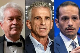 (Từ trái sang phải) Giám đốc CIA William Burns, Giám đốc Mossad David Barnea, và Thủ tướng kiêm Bộ trưởng Ngoại giao Qatar Sheikh Mohammed bin Abdulrahman al-Thani. (Nguồn: AFP)