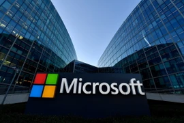 Biểu tượng Microsoft tại trụ sở ở Paris, Pháp. (Ảnh: AFP/TTXVN)