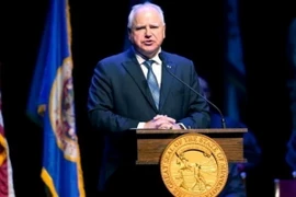 Thống đốc bang Minnesota Tim Walz. (Ảnh: AP/TTXVN)