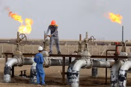 Một cơ sở lọc dầu tại Nasiriyah, Iraq. (Ảnh: AFP/TTXVN)