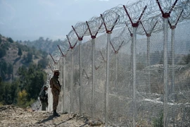 Binh sỹ Pakistan gác tại biên giới với Afghanistan. (Ảnh: AFP/TTXVN)