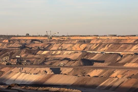 Mỏ khai thác than nâu Tagebau Garzweiler tại bang North Rhine-Westphalia của Đức. (Nguồn: Mining Magazine)