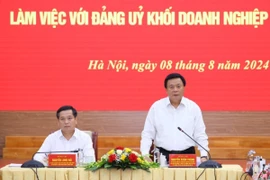 Tổ trưởng Tổ biên tập Văn kiện Đại hội XIV, ông Nguyễn Xuân Thắng phát biểu chỉ đạo tại buổi làm việc. (Ảnh: Văn Điệp/TTXVN)