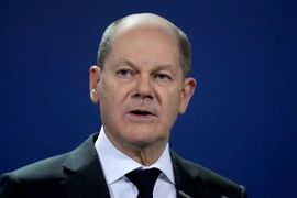 Thủ tướng Đức Olaf Scholz trong cuộc họp báo tại Berlin. (Ảnh: AFP/TTXVN)