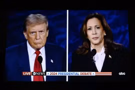 Cựu Tổng thống Mỹ Donald Trump (trái) và Phó Tổng thống Kamala Harris. (Ảnh: THX/TTXVN)